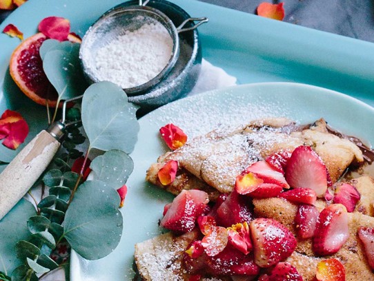  "Deliciously Easy Glazed Strawberries Recipe: A Sweet Treat for Any Occasion"